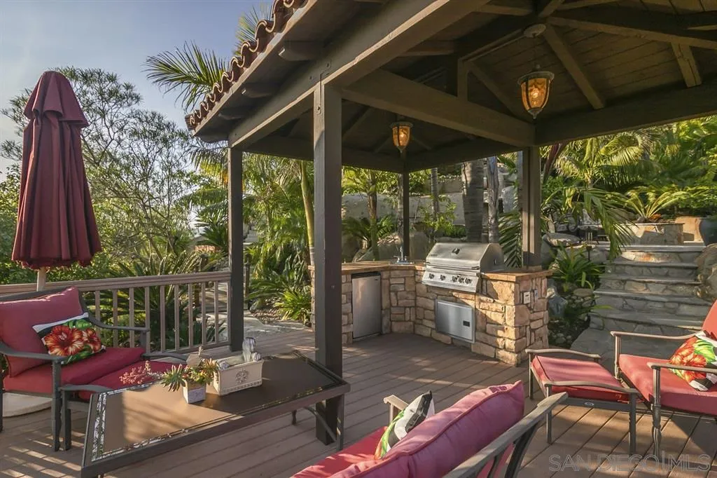 9443 Sunset Avenue La Mesa, CA 91941 - Photo 20 of 25 a view of a chairs and table in the patio