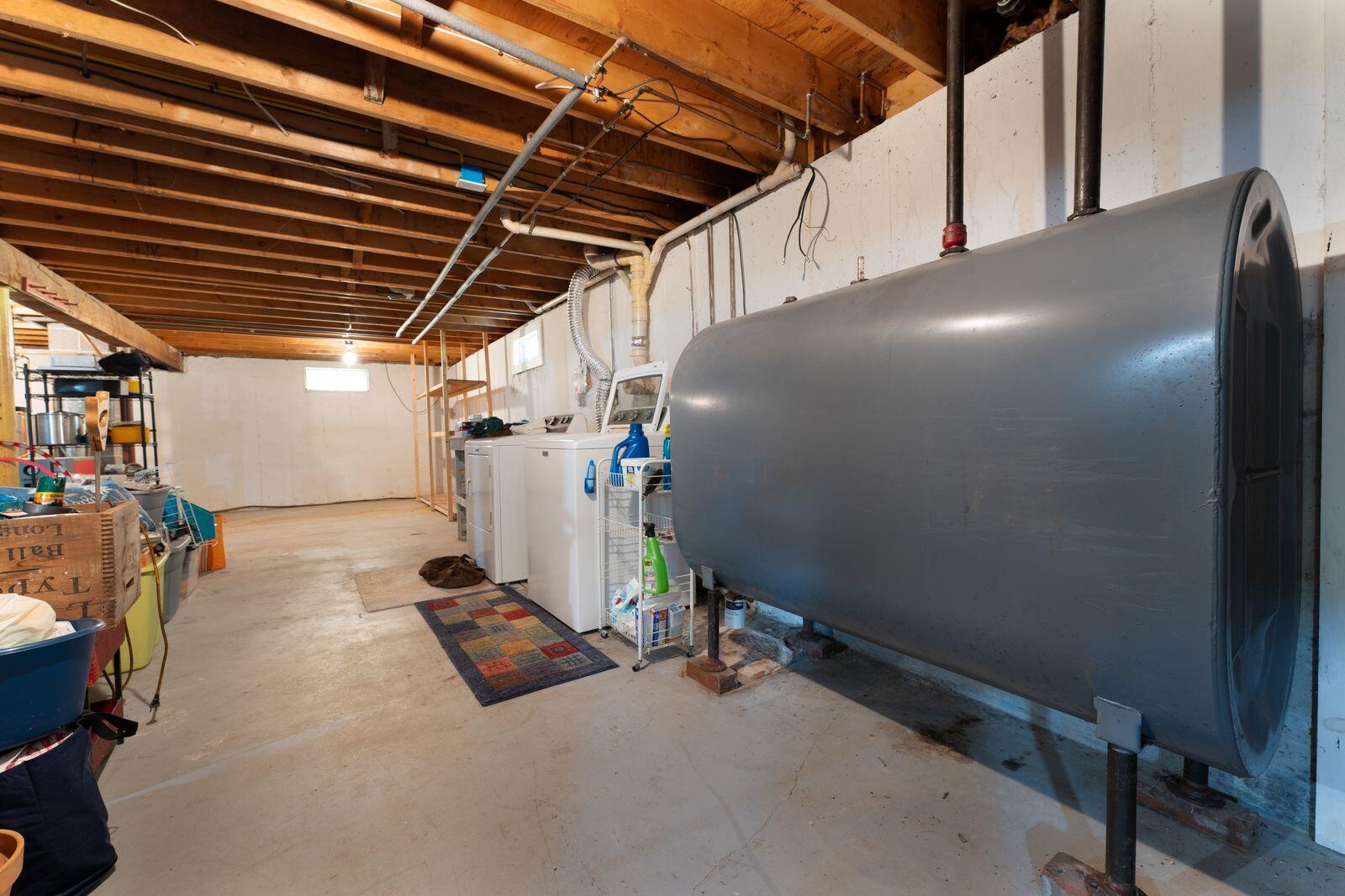 31 Sequoia Drive Freeport, ME 04032 - Photo 13 of 18 31 Sequoia laundry & oil tank