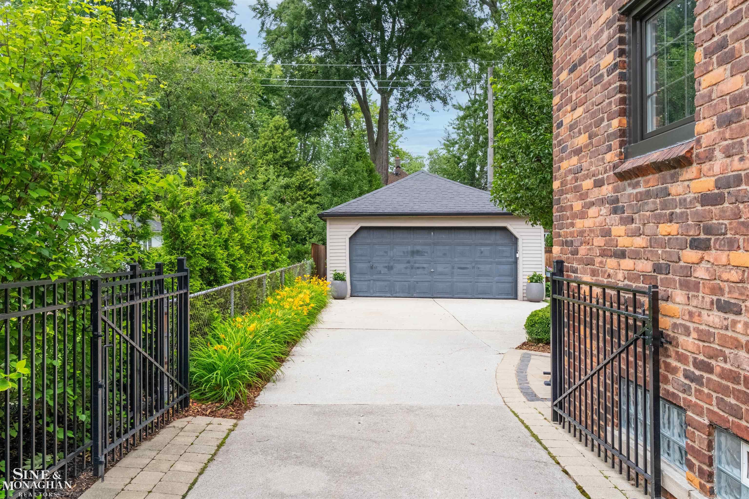 280 Kerby Road Grosse Pointe Farms, MI 48236 - Photo 48 of 63