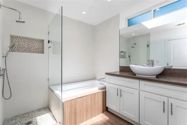 $9,500 | 1444 Stearns Drive, Los Angeles, CA 90035