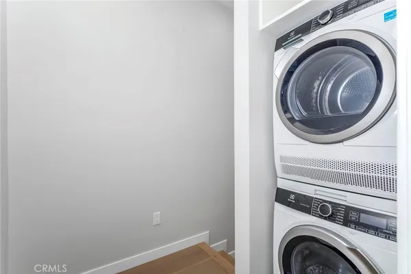 $9,500 | 1444 Stearns Drive, Los Angeles, CA 90035