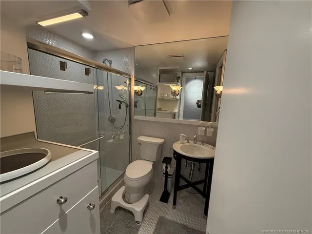 $5,500 | 9960 South Ocean Drive, Unit PH 4, Jensen Beach, FL 34957