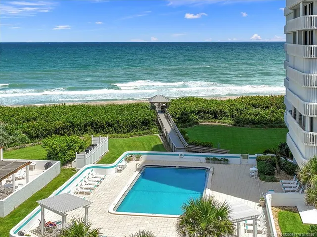 $5,500 | 9960 South Ocean Drive, Unit PH 4, Jensen Beach, FL 34957