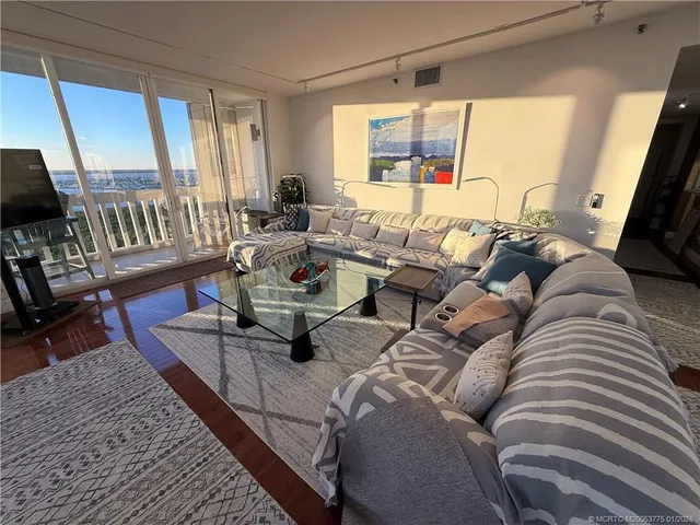 $5,500 | 9960 South Ocean Drive, Unit PH 4, Jensen Beach, FL 34957