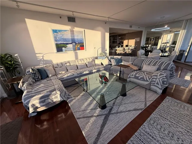 $5,500 | 9960 South Ocean Drive, Unit PH 4, Jensen Beach, FL 34957