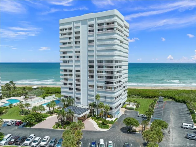$5,500 | 9960 South Ocean Drive, Unit PH 4, Jensen Beach, FL 34957