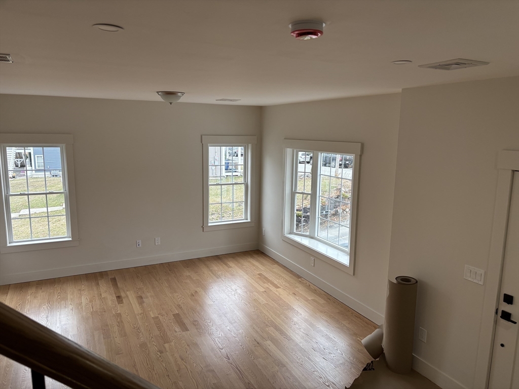 70 Valmor Street Worcester, MA 01604 - Photo 5 of 19 Gallery Image 5