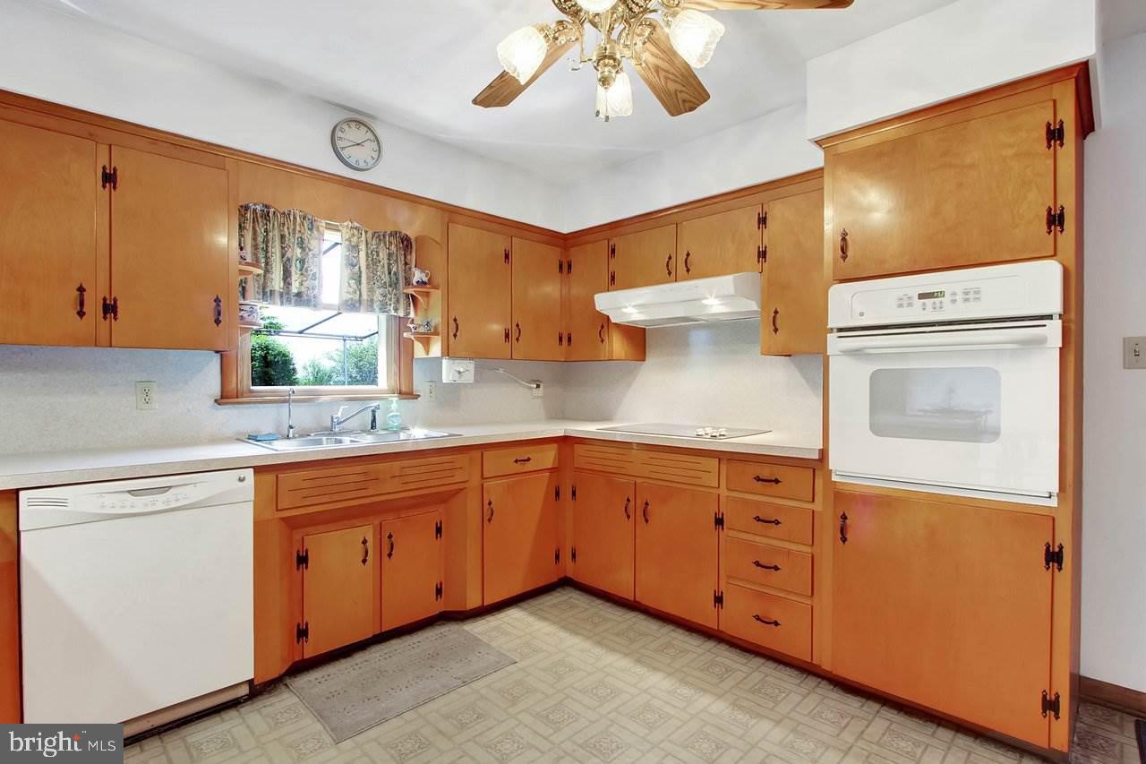 1305 Grandview Road Hanover, PA 17331 - Photo 7 of 25 Gallery Image 7