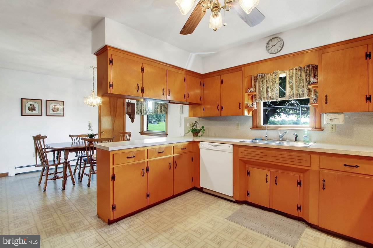 1305 Grandview Road Hanover, PA 17331 - Photo 8 of 25 Gallery Image 8