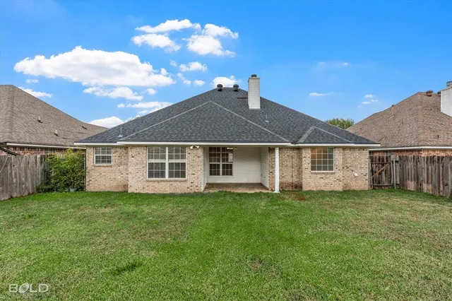 $1,900 | 6012 Whitney Drive, Bossier City, LA 71111