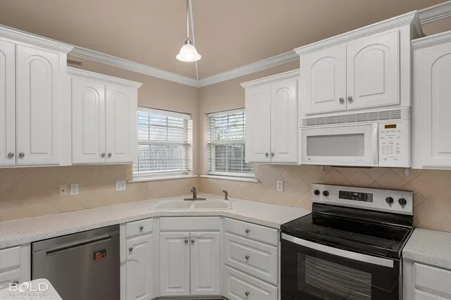 $1,900 | 6012 Whitney Drive, Bossier City, LA 71111