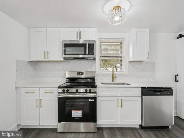 $250,000 | 1001 Sunset Street, Marcus Hook, PA 19061