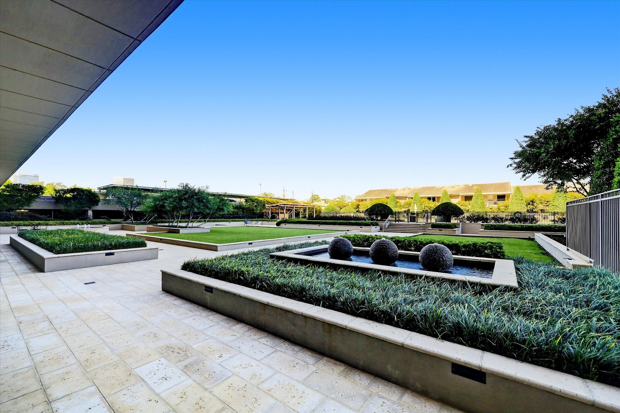 2200 Willowick Road, Unit 5C Houston, TX 77027 - Photo 24 of 27 Lush green grounds at The Willowick.