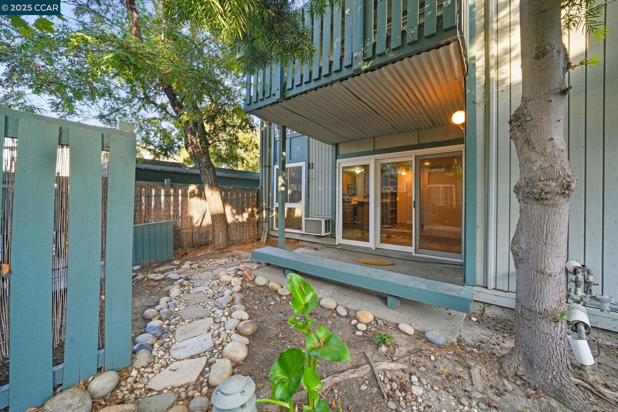 1036 Oak Grove Road, Unit 21 Concord, CA 94518 - Photo 19 of 23 a front view of a house