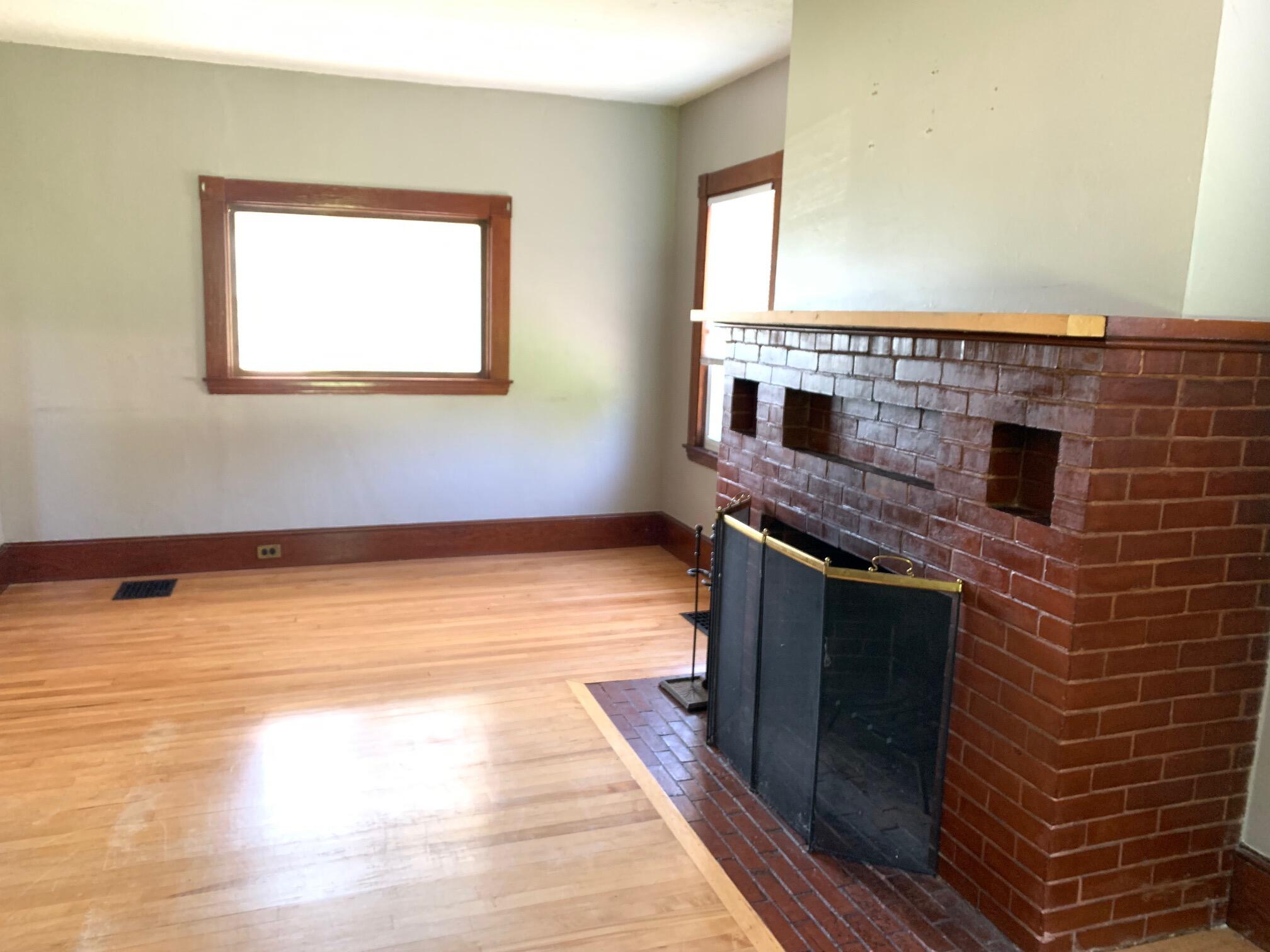 52 Nott Street Saco, ME 04072 - Photo 10 of 20 IMG_4628