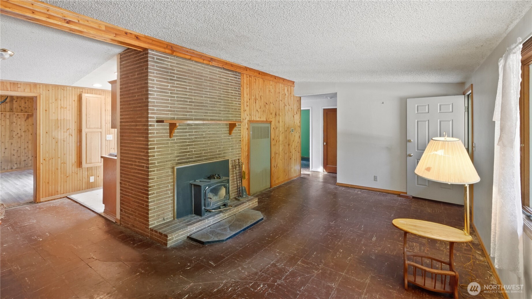 8232 184th Street Southwest Edmonds, WA 98026 - Photo 12 of 40 Gallery Image 12
