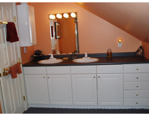 24 Van Greenby Road Lowell, MA 01851 - Photo 11 of 18 Gallery Image 11