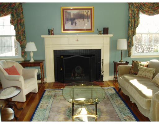 24 Van Greenby Road Lowell, MA 01851 - Photo 7 of 18 Gallery Image 7