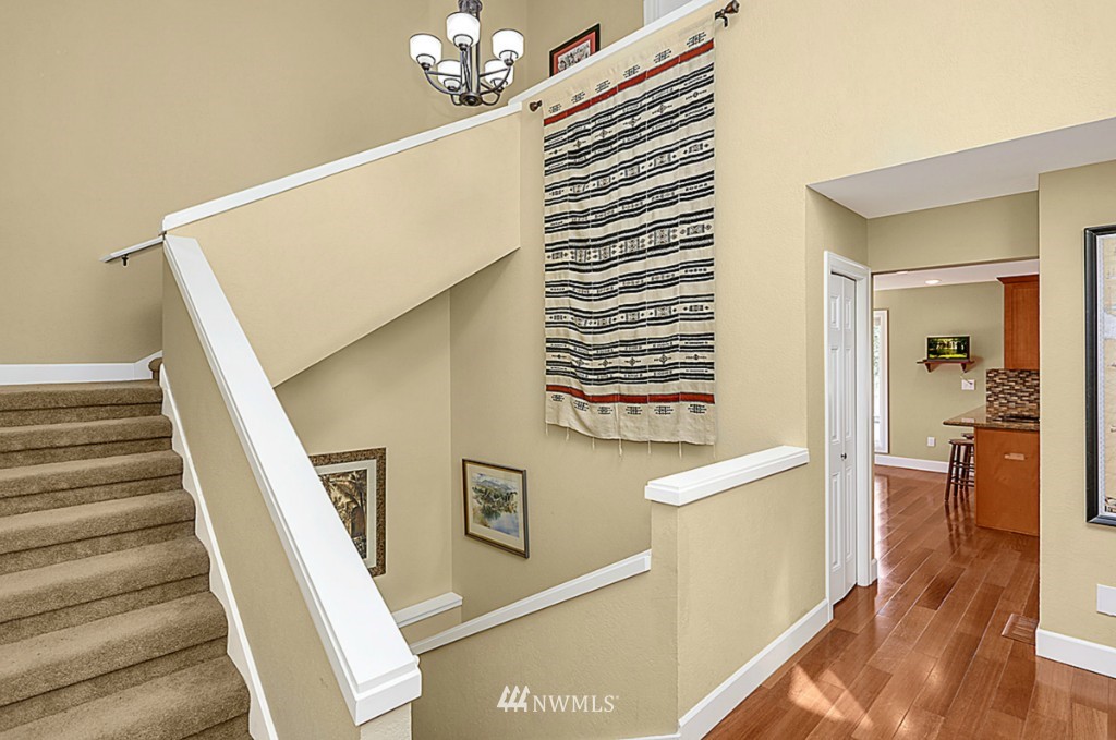 515 South 28th Place Renton, WA 98055 - Photo 2 of 21
