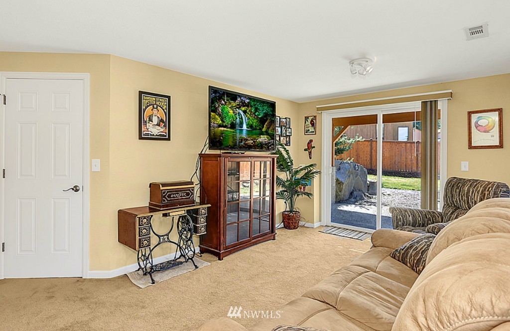 515 South 28th Place Renton, WA 98055 - Photo 13 of 21