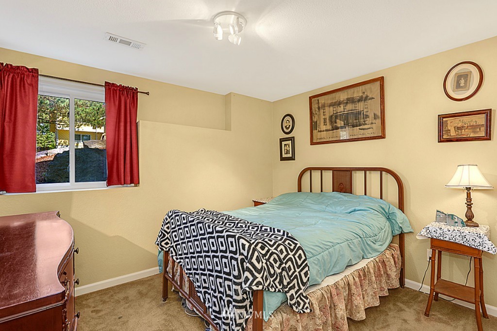 515 South 28th Place Renton, WA 98055 - Photo 15 of 21