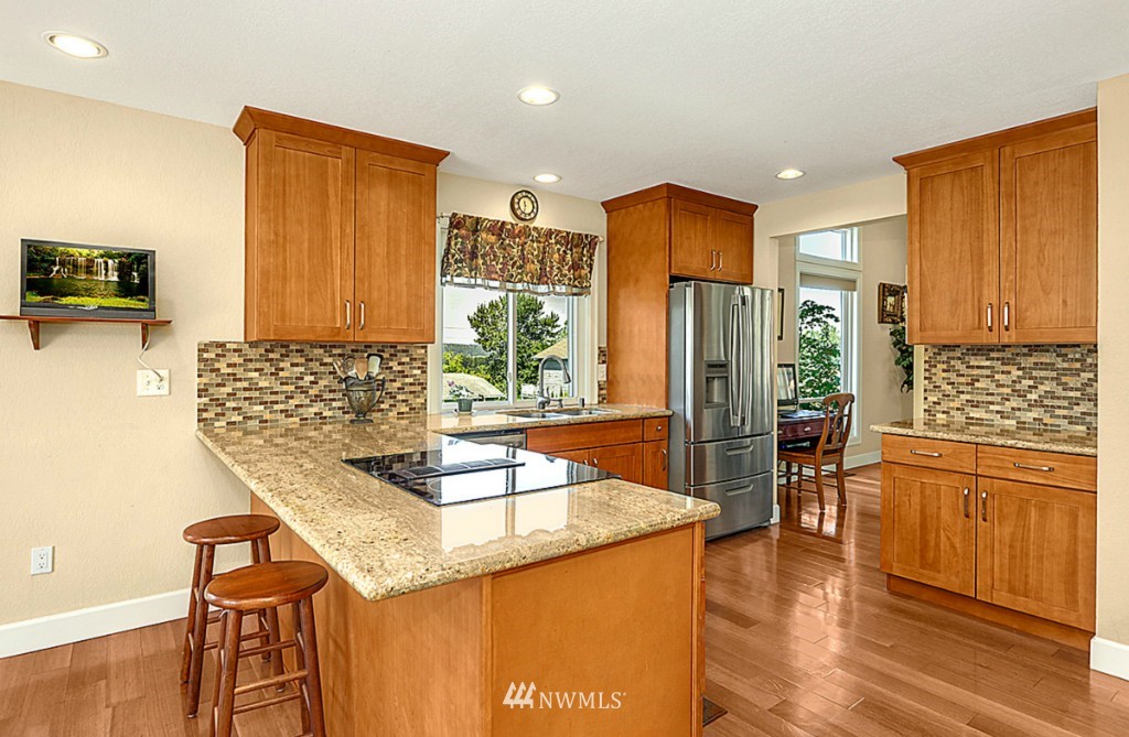 515 South 28th Place Renton, WA 98055 - Photo 6 of 21