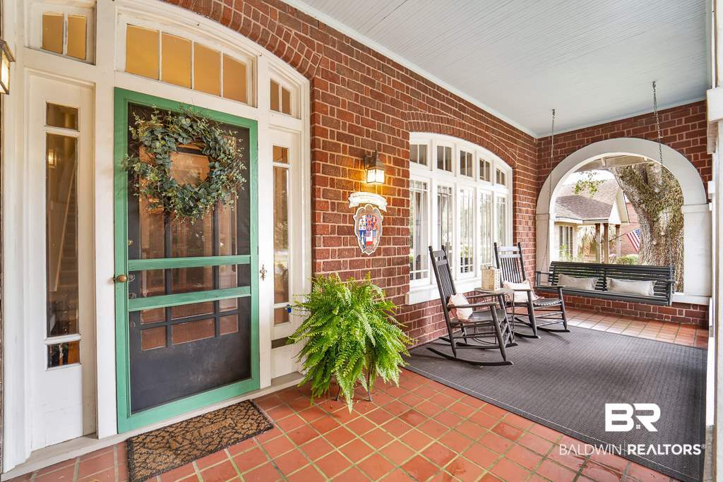 1811 Spring Hill Avenue Mobile, AL 36607 - Photo 2 of 37 Front Porch