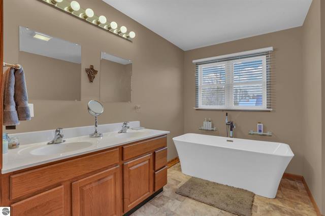 8965 South 35 Road Cadillac, MI 49601 - Photo 23 of 49 23