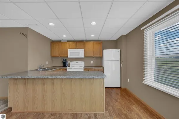 $469,000 | 8965 South 35 Road, Cadillac, MI 49601