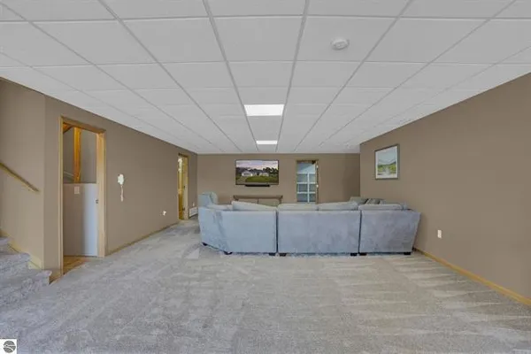 $469,000 | 8965 South 35 Road, Cadillac, MI 49601