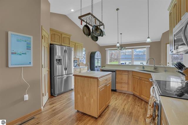 8965 South 35 Road Cadillac, MI 49601 - Photo 3 of 49 3