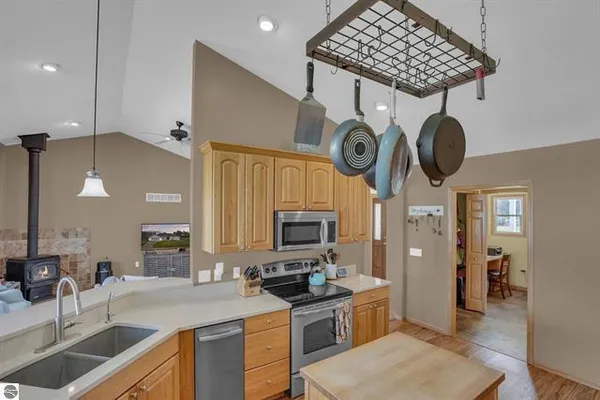 $469,000 | 8965 South 35 Road, Cadillac, MI 49601