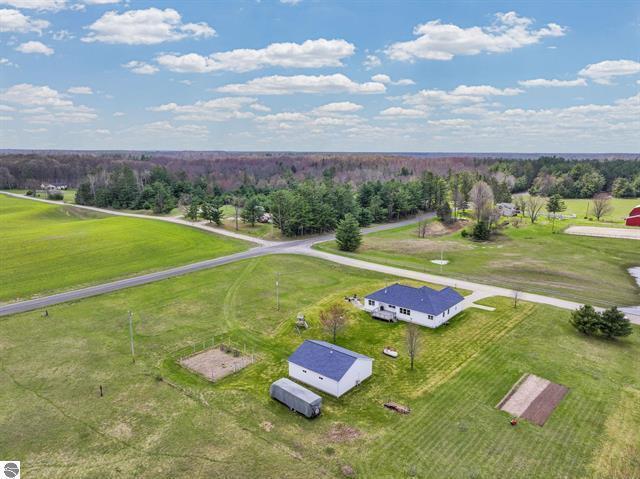 8965 South 35 Road Cadillac, MI 49601 - Photo 45 of 49 45