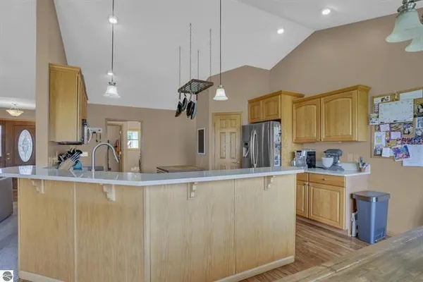 $469,000 | 8965 South 35 Road, Cadillac, MI 49601