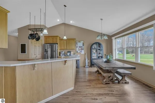 $469,000 | 8965 South 35 Road, Cadillac, MI 49601
