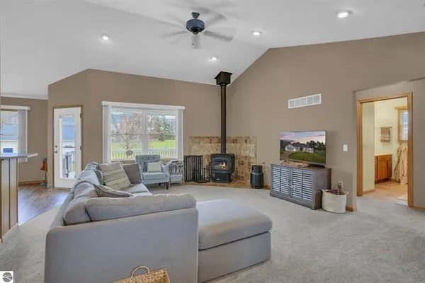 $469,000 | 8965 South 35 Road, Cadillac, MI 49601