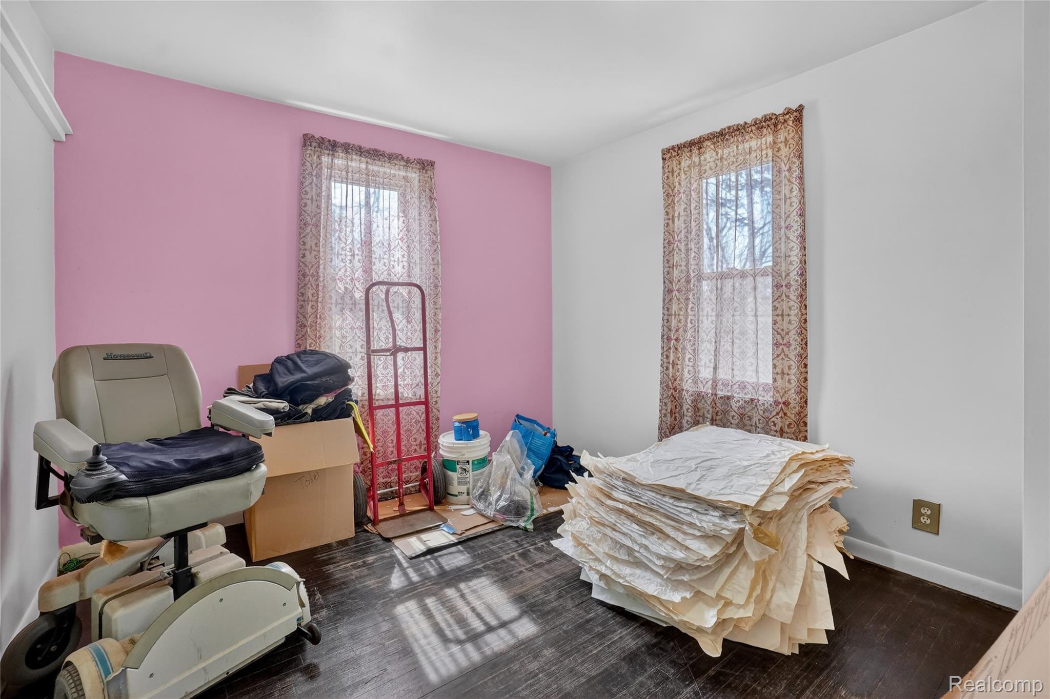 13343 Fenton Road Fenton, MI 48430 - Photo 12 of 45 10-13343-Fenton-Rd-Fenton-MI-48430-WindowStill.jpg
