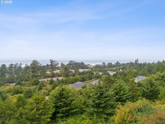 $199,000 | 1000 Northwest Highland Drive, Waldport, OR 97394