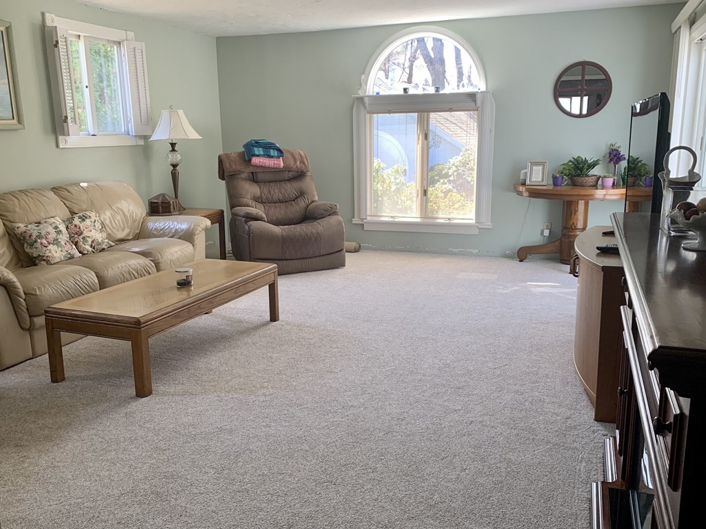 7 Lake Road Wayland, MA 01778 - Photo 5 of 23 Gallery Image 5