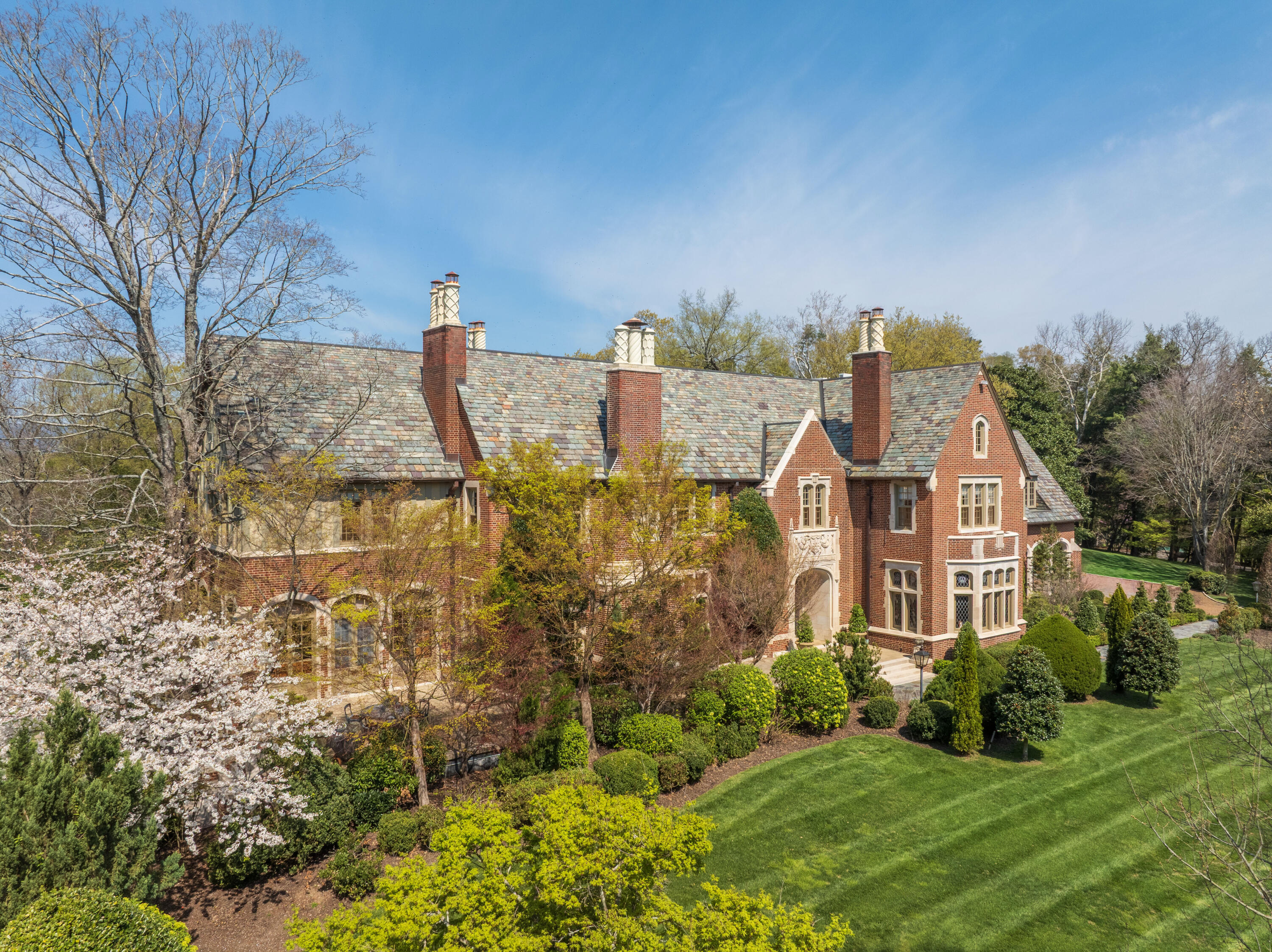 1649 Minnekahda Road Chattanooga, TN 37405 - Photo 11 of 46 16 - 1649 Minnekahda Rd - Drone