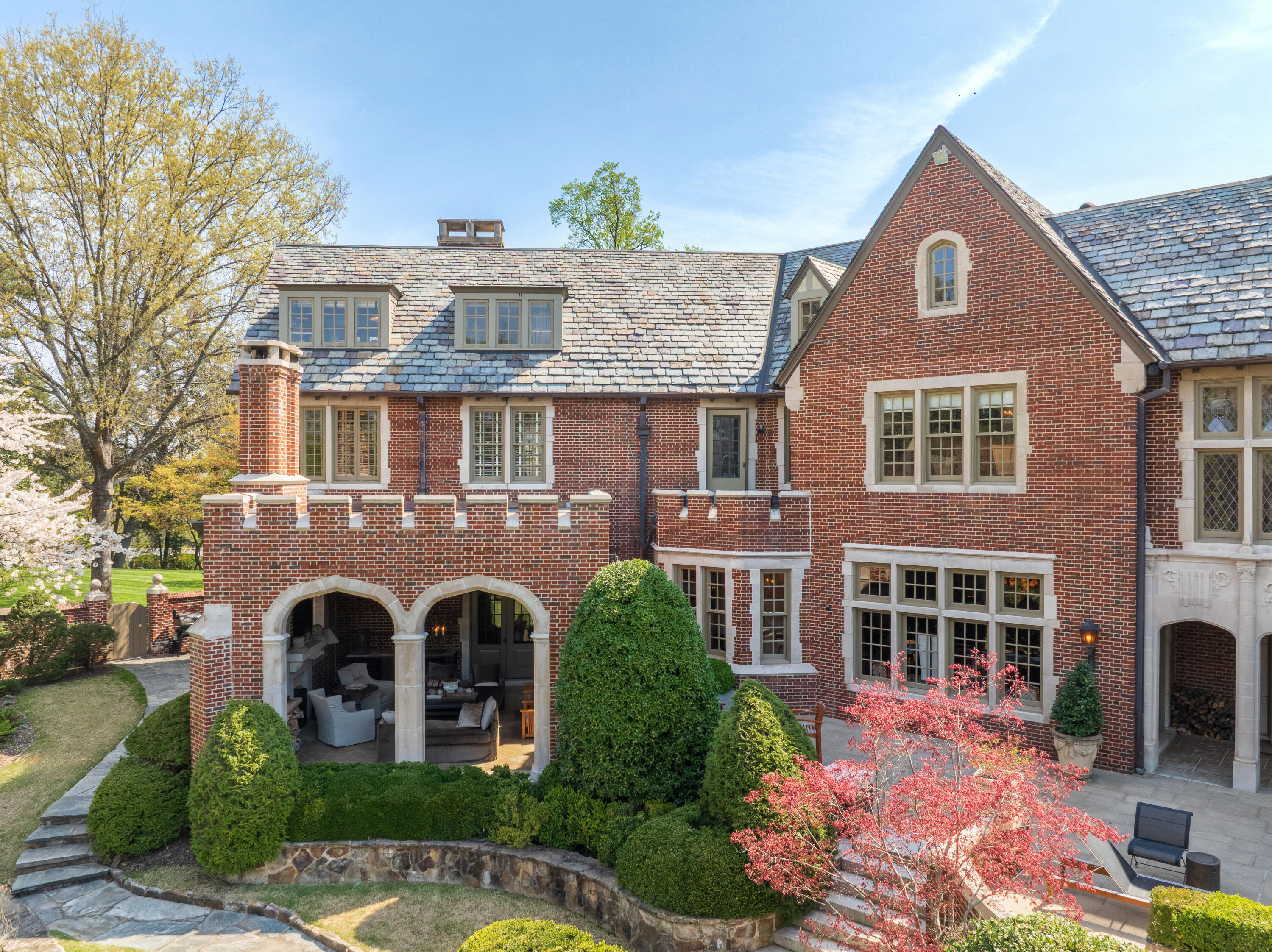 1649 Minnekahda Road Chattanooga, TN 37405 - Photo 35 of 46 10 - 1649 Minnekahda Rd - Drone