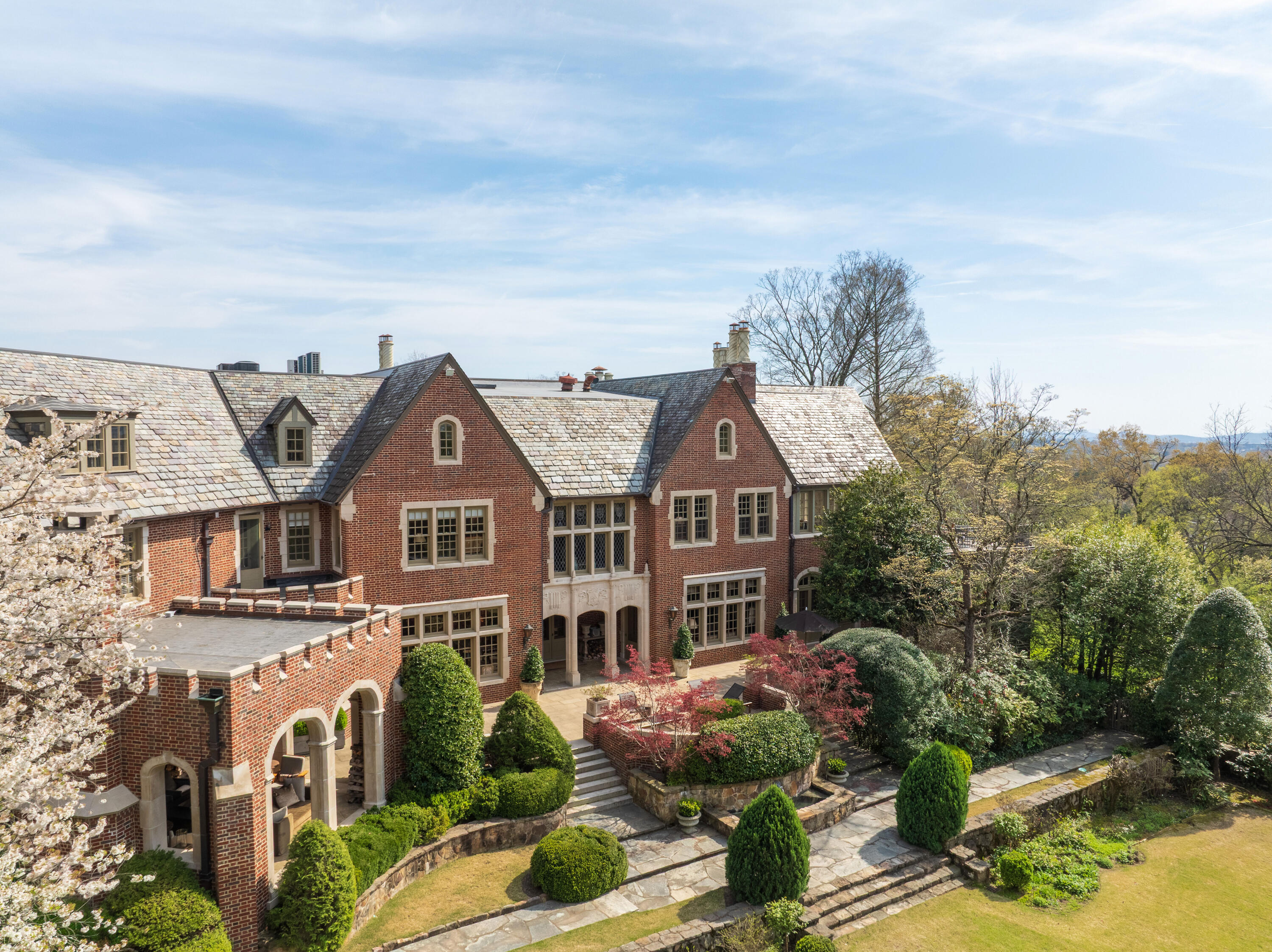 1649 Minnekahda Road Chattanooga, TN 37405 - Photo 36 of 46 22 - 1649 Minnekahda Rd - Drone