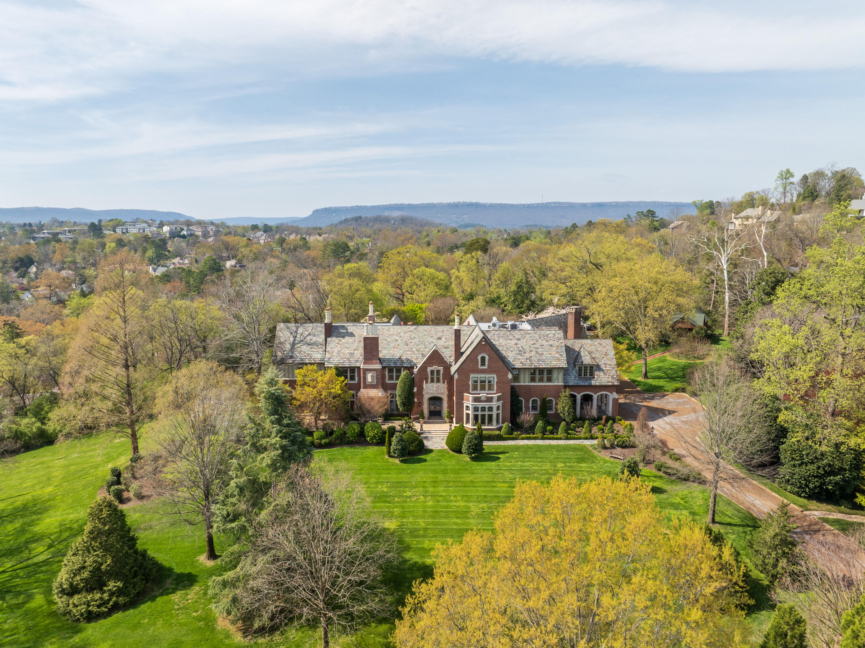 1649 Minnekahda Road Chattanooga, TN 37405 - Photo 46 of 46 19 - 1649 Minnekahda Rd - Drone