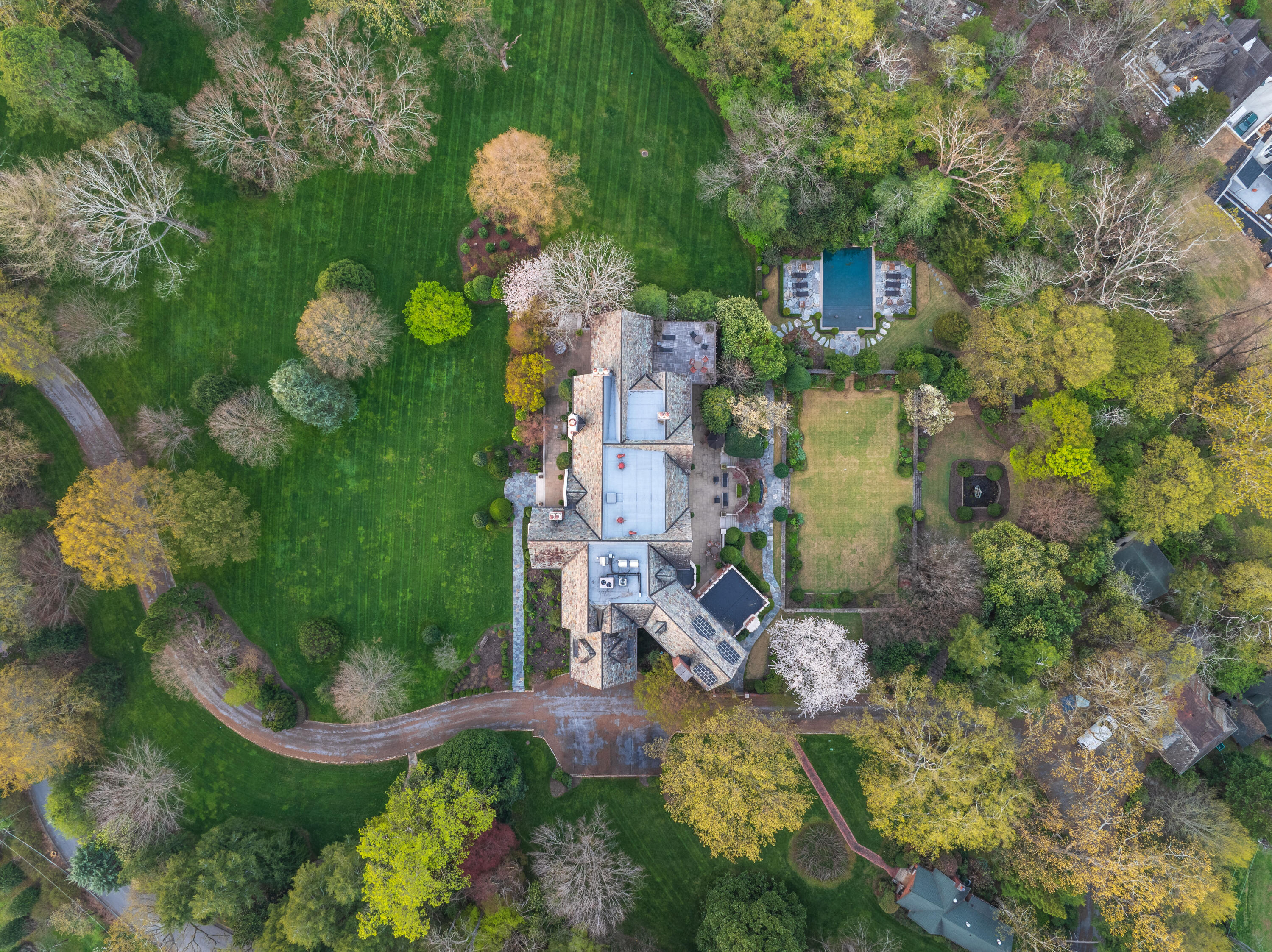 1649 Minnekahda Road Chattanooga, TN 37405 - Photo 8 of 46 07 - 1649 Minnekahda Rd - Drone