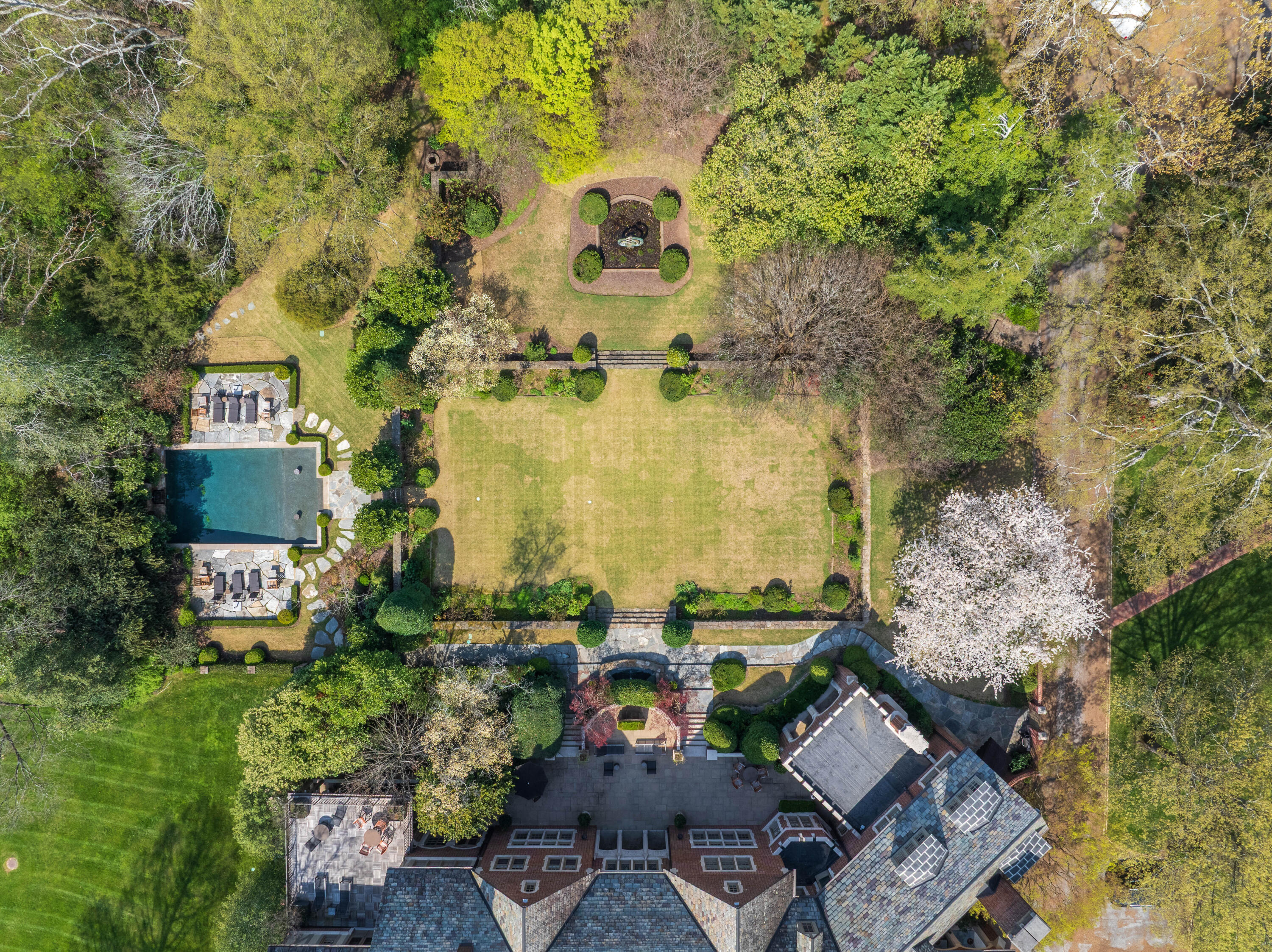 1649 Minnekahda Road Chattanooga, TN 37405 - Photo 9 of 46 17 - 1649 Minnekahda Rd - Drone