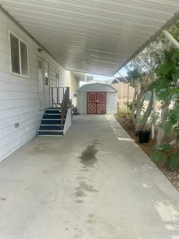 a view of entryway with a front door