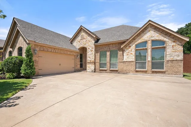 $3,000 | 441 Corriente Trail, Azle, TX 76020