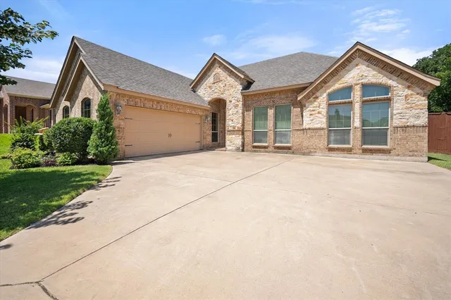 $3,000 | 441 Corriente Trail, Azle, TX 76020