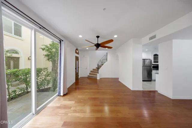 $4,300 | 4732 Radford Avenue, Unit 8, Valley Village, CA 91607