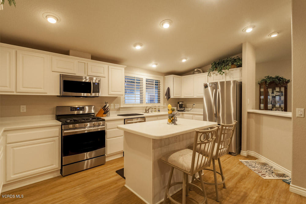 195 Tierra Rejada Road, Unit 117 Simi Valley, CA 93065 - Photo 3 of 34 TierraRejada_Low-19